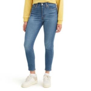 Levi’s Wedgie Skinny Jean (24)